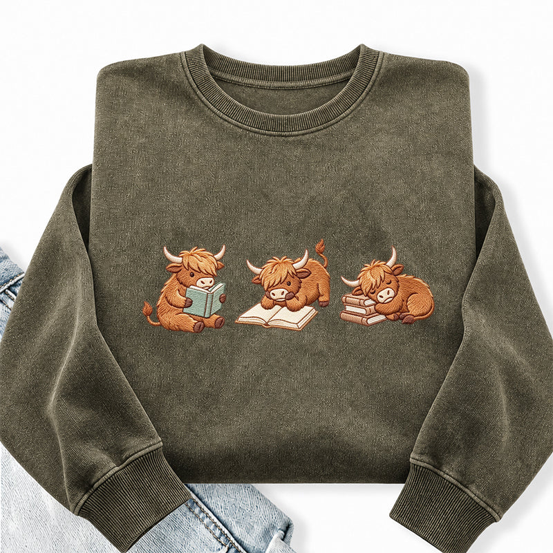 Embroidered Highland Cow Reading Washed Crewneck Sweatshirt