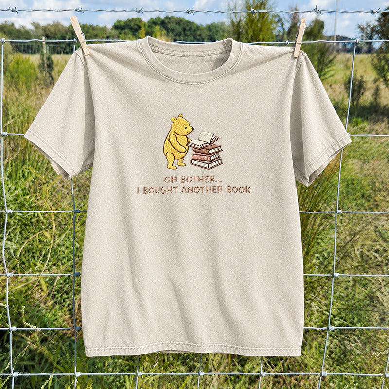 Embroidered Funny Bear Reading Books Washed Crew Neck T-Shirt