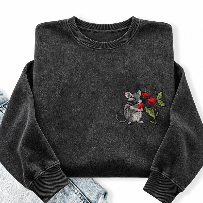 Embroidered Cottagecore Mouse Washed Crewneck Sweatshirt