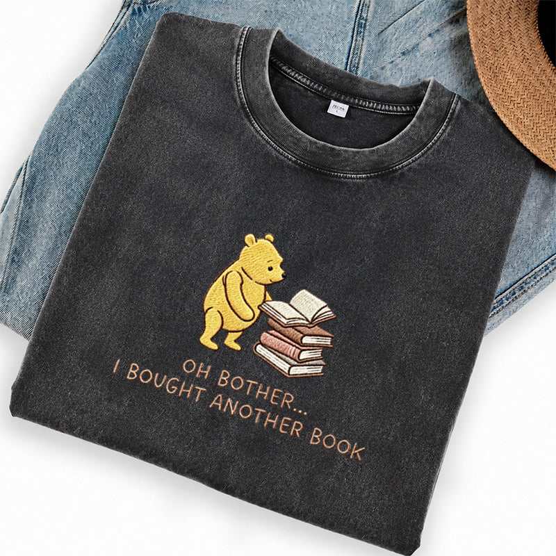 Embroidered Funny Bear Reading Books Washed Crew Neck T-Shirt