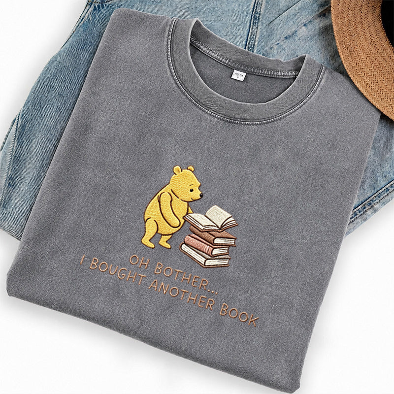 Embroidered Funny Bear Reading Books Washed Crew Neck T-Shirt
