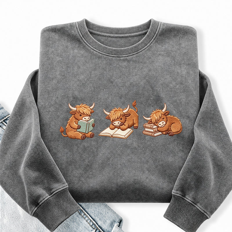 Embroidered Highland Cow Reading Washed Crewneck Sweatshirt