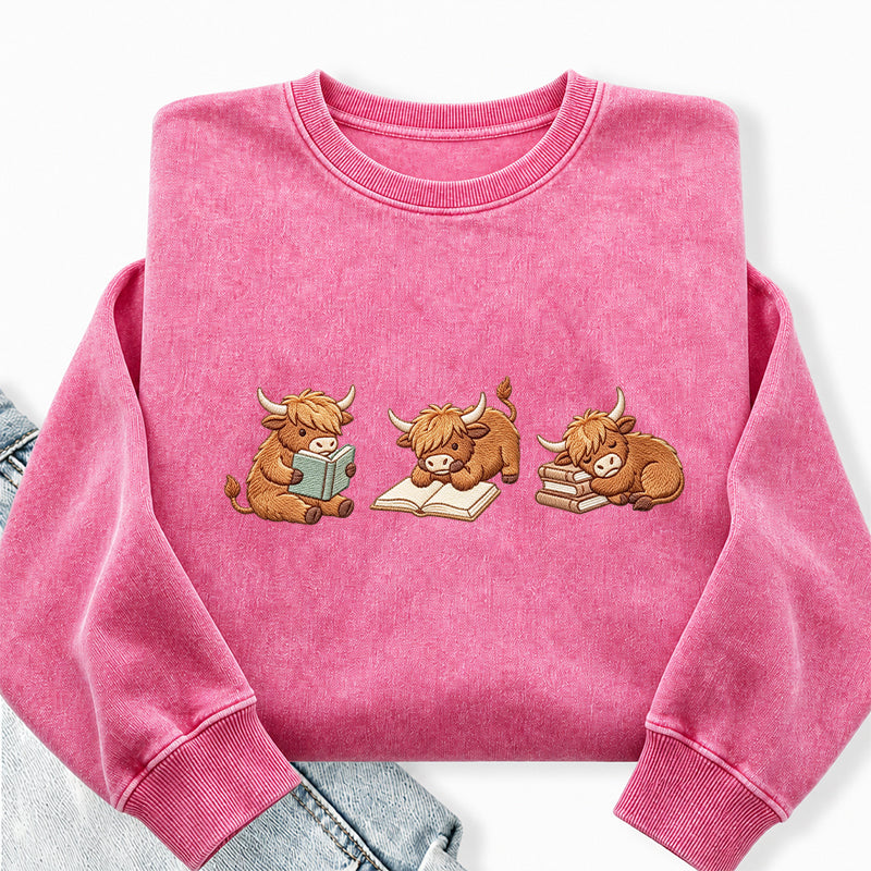 Embroidered Highland Cow Reading Washed Crewneck Sweatshirt