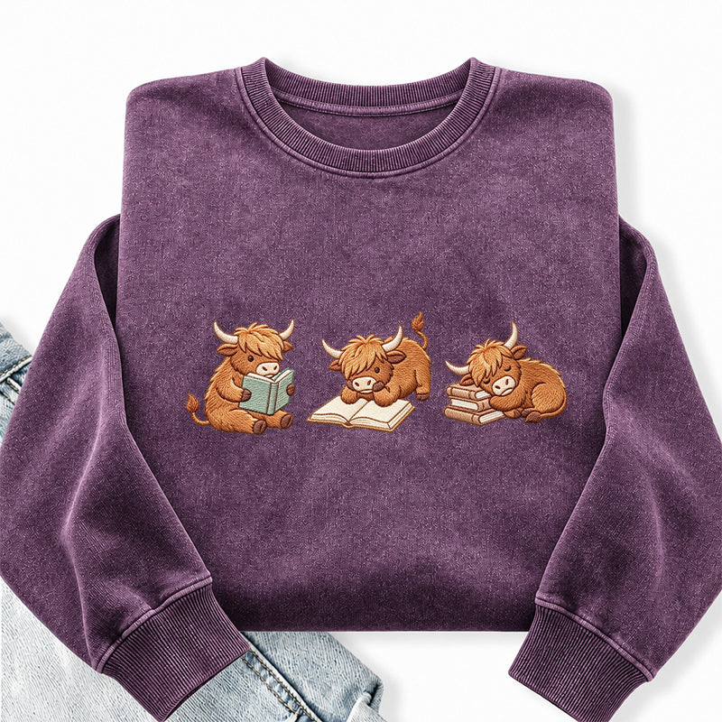Embroidered Highland Cow Reading Washed Crewneck Sweatshirt